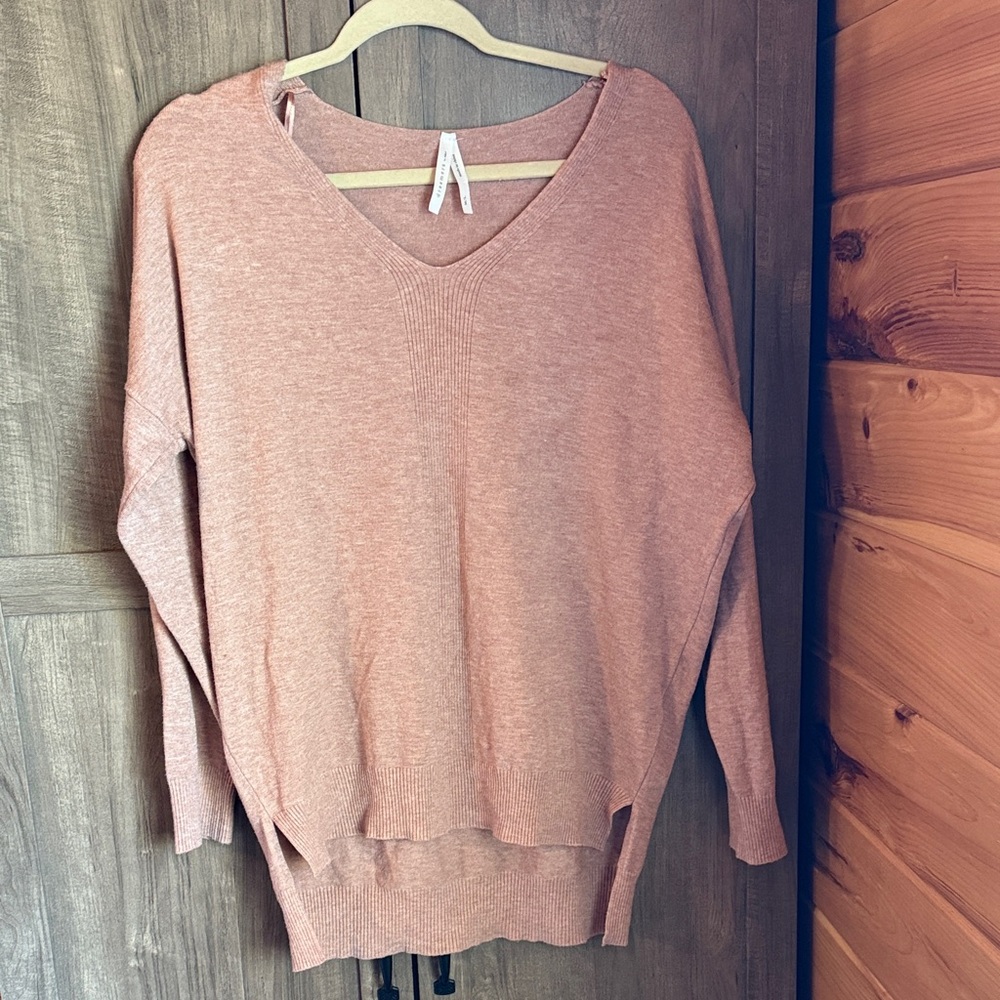 Elegant V-Neck Sweater in Soft Pink